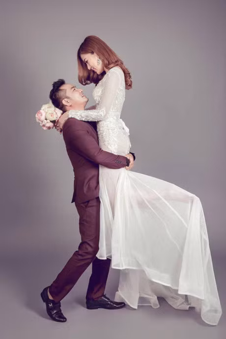 Em nuoi Hoai Linh ket hon voi ban gai kem 15 tuoi - Anh 4