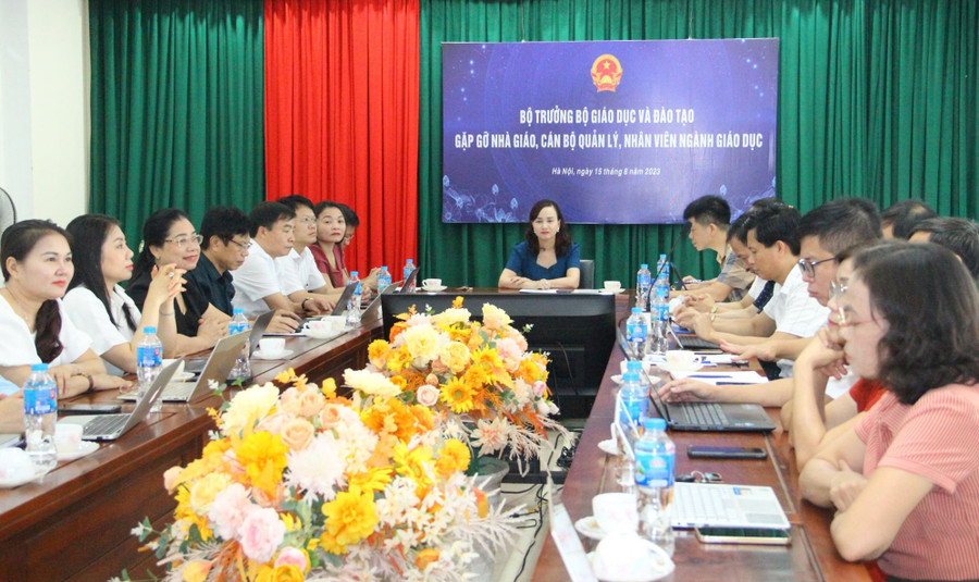 Các đại biểu Hà Tĩnh tham dự Chương trình tại điểm cầu chính.