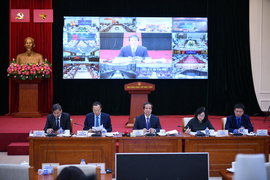 Điểm cầu chính được đặt tại trụ sở cơ quan Bộ GD&amp;ĐT, kết nối với các tỉnh, thành phố qua 63 điểm cầu của các sở GD&amp;ĐT.