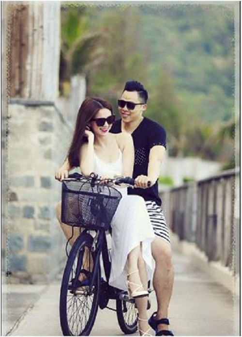 Lộ ảnh Vũ Khắc Tiệp ôm hôn Ngọc Trinh đắm đuối - Ảnh 4