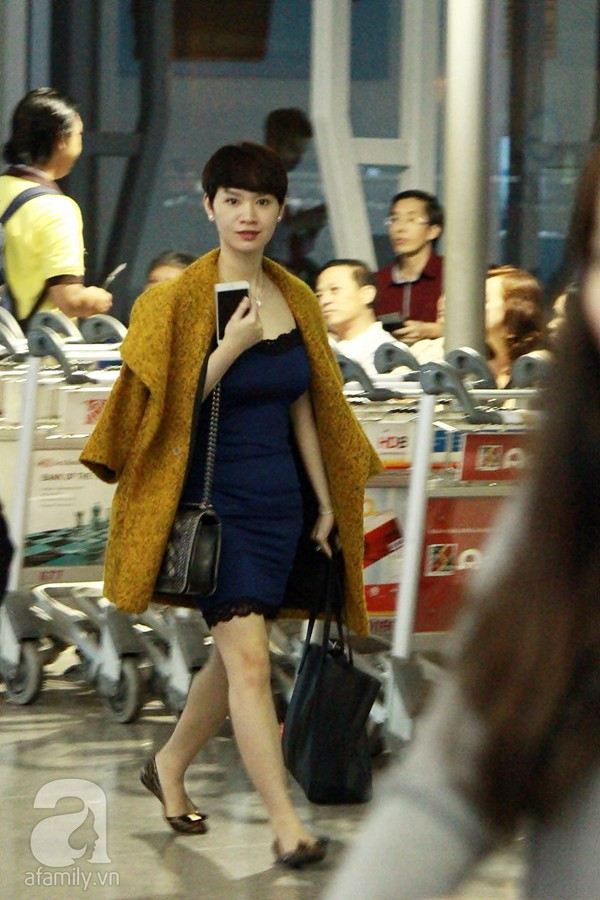 Vợ chồng Trà My tình cảm tại sân bay Tân Sơn Nhất Vợ chồng Trà My tình cảm tại sân bay Tân Sơn Nhất