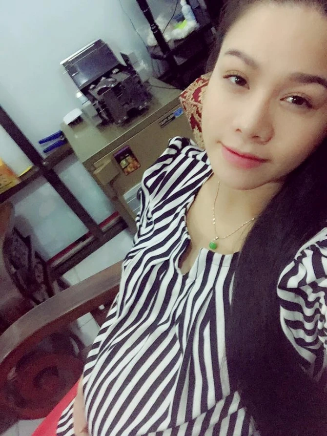 Bất ngờ với ảnh bầu 9 tháng của Nhật Kim Anh