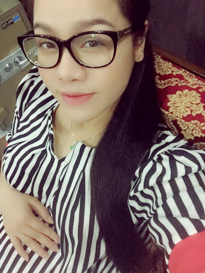 Bất ngờ với ảnh bầu 9 tháng của Nhật Kim Anh - Ảnh 3 Bất ngờ với ảnh bầu 9 tháng của Nhật Kim Anh - Ảnh 3