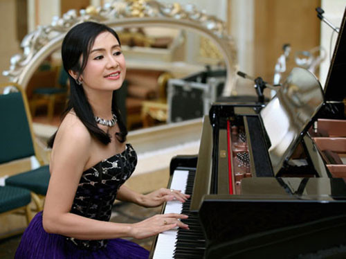 Vẻ đẹp khó rời mắt tuổi U50 của NSƯT Thu Hà ảnh 5 Vẻ đẹp khó rời mắt tuổi U50 của NSƯT Thu Hà - 5