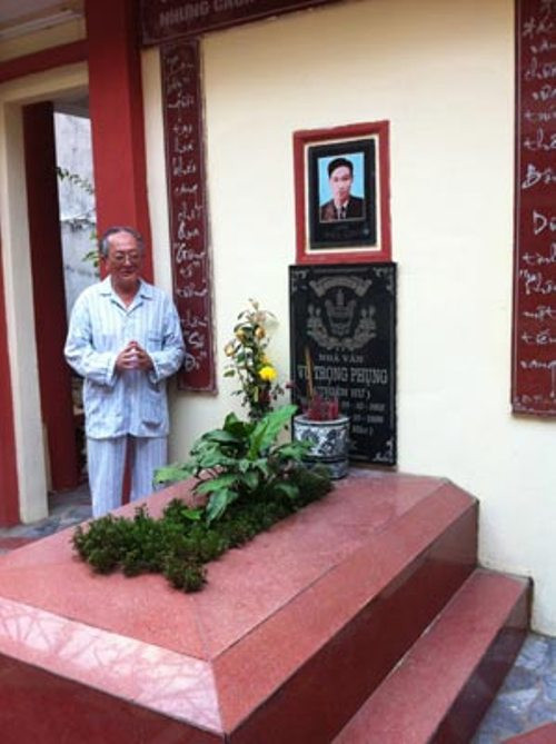 Vì sao mộ phần nhà văn Vũ Trọng Phụng an táng tại gia, giữa Thủ đô? - Ảnh 1