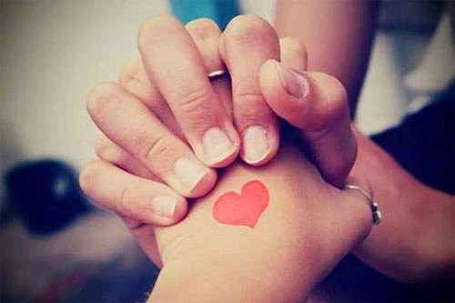 Khổ vì bạn trai thích... khám phá cơ thể