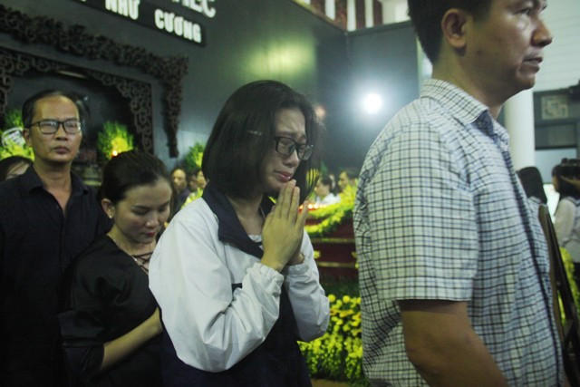 Học trò đau đớn khi mất đi một người thầy hiền từ, mẫu mực