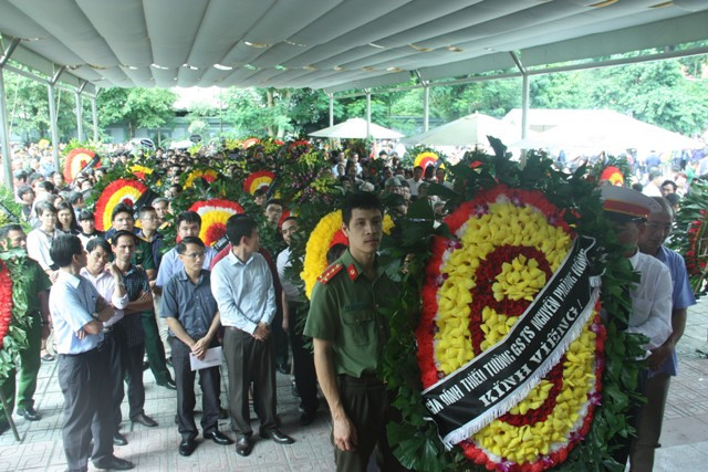 Những dòng người dường như bất tận