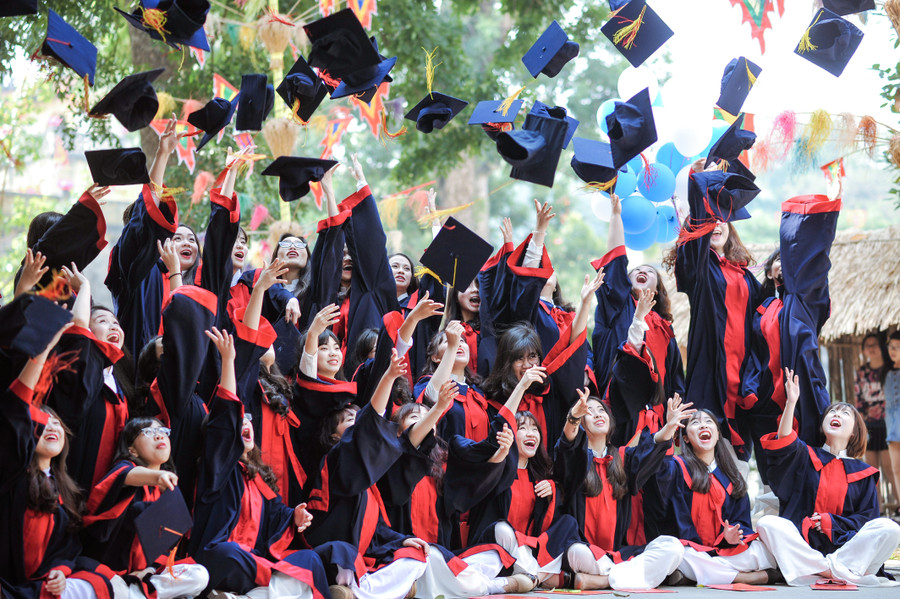 Niềm vui ngày tốt nghiệp Niềm vui ngày tốt nghiệp