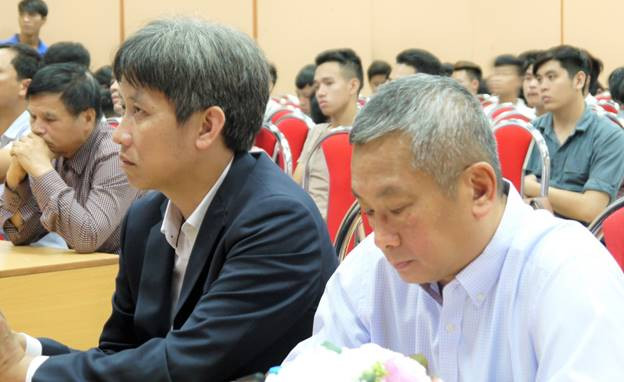 Tiến sĩ Ngô Xuân Hà, Hiệu trưởng Trường Đại học Thành Đô (bên trái) và Ngài Phan Bá Thông - Giám đốc kỹ thuật vùng Đông Nam Á Tập đoàn Solidworks tham dự chương trình Tiến sĩ Ngô Xuân Hà, Hiệu trưởng Trường Đại học Thành Đô (bên trái) và Ngài Phan Bá Thông - Giám đốc kỹ thuật vùng Đông Nam Á Tập đoàn Solidworks tham dự chương trình