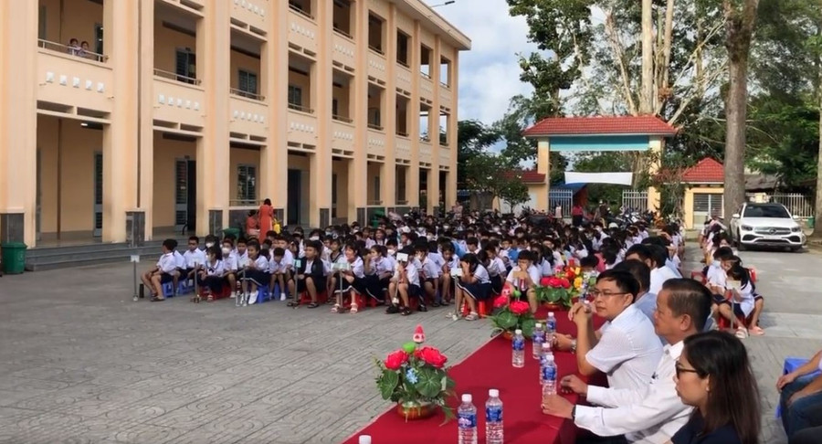 Khai giảng năm học tại Trường Tiểu học Đặng Văn Trước, huyện Trảng Bàng, tỉnh Tây Ninh Khai giảng năm học tại Trường Tiểu học Đặng Văn Trước, huyện Trảng Bàng, tỉnh Tây Ninh