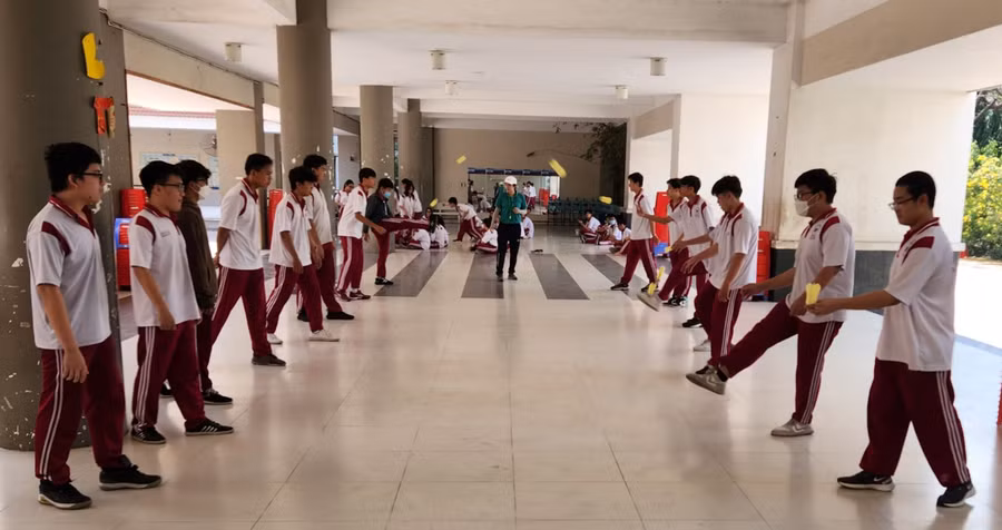 Hằng năm, Trường THPT Nguyễn Hữu Thọ đều xây dựng kế hoạch đầu tư, cải tạo cơ sở vật chất. Ảnh: NTCC