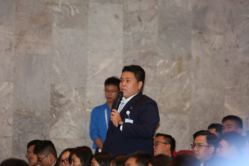 Chủ tịch Hội sinh viên Đại học luật TP.HCM Trần Việt Anh đặt câu hỏi tới Bộ trưởng Phùng Xuân Nhạ, Ảnh Ngọc Thắng/Thanh niên Chủ tịch Hội sinh viên Đại học luật TP.HCM Trần Việt Anh đặt câu hỏi tới Bộ trưởng Phùng Xuân Nhạ, Ảnh Ngọc Thắng/Thanh niên