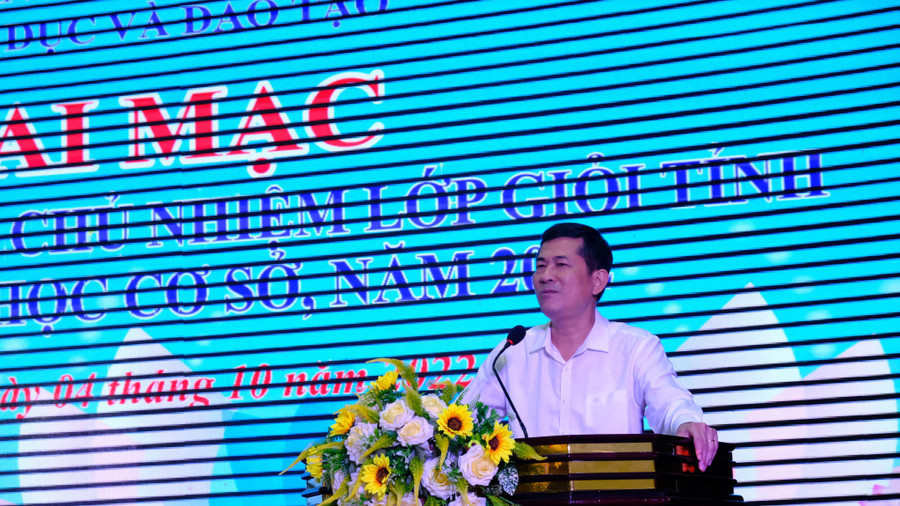 Ông Thái Văn Thành - Giám đốc Sở GD&ĐT Nghệ An phát biểu khai mạc Hội thi Giáo viên chủ nhiệm giỏi tỉnh cấp THCS năm 2022. Ông Thái Văn Thành - Giám đốc Sở GD&ĐT Nghệ An phát biểu khai mạc Hội thi Giáo viên chủ nhiệm giỏi tỉnh cấp THCS năm 2022.