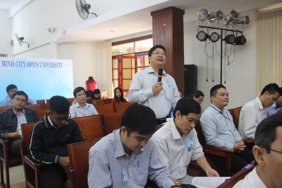 Đại biểu góp ý cho báo cáo tổng kết của Hội nghị