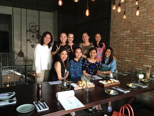 Hà Tăng giấu bụng bầu khi tiếp đón Thu Minh - 11