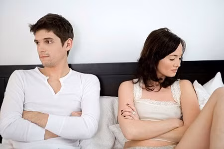 Phải làm sao khi mỗi lần “yêu” lại phải “xin phép” vợ?