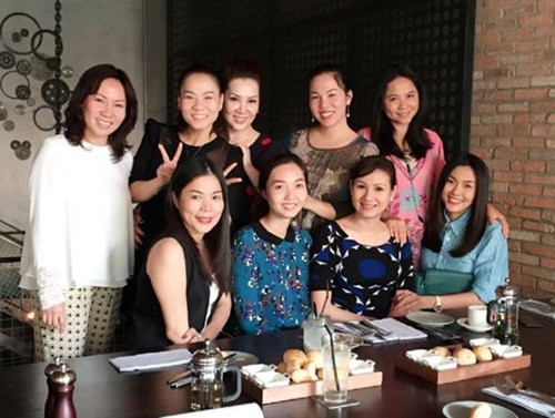 Hà Tăng giấu bụng bầu khi tiếp đón Thu Minh - 5