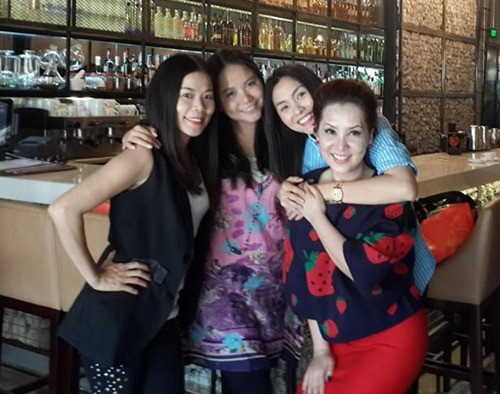 Hà Tăng giấu bụng bầu khi tiếp đón Thu Minh - 7