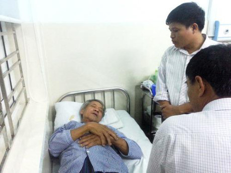 Thẩm phán bị tố đánh bố vợ cũ phải viết lại tường trình - Ảnh 1 Tham phan bi to danh bo vo cu phai viet lai tuong trinh - Anh 1