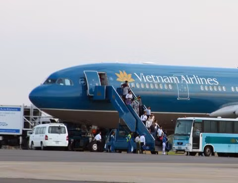 Máy bay Vietnam Airlines hạ cánh khẩn cấp ở nước ngoài