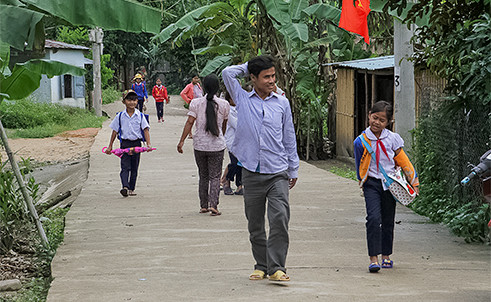 Trở lại làng “ma ám“