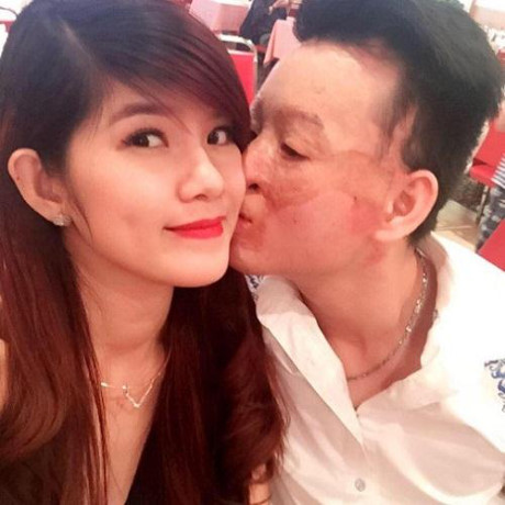 Khoe ảnh cận mặt con trai, cặp chồng xấu vợ xinh khiến dân mạng sốc - Ảnh 2 Khoe anh can mat con trai, cap chong xau vo xinh khien dan mang soc - Anh 2