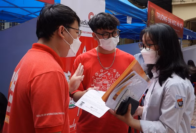 Thí sinh tham dự Ngày hội tư vấn tuyển sinh, hướng nghiệp. Ảnh: TG