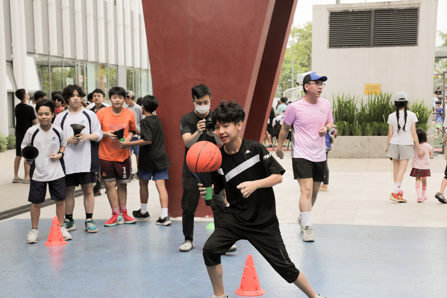 Nhiều hoạt động thể thao tại Dewey Family Day giúp học sinh rèn luyện sức khỏe, gắn kết. Nhiều hoạt động thể thao tại Dewey Family Day giúp học sinh rèn luyện sức khỏe, gắn kết.