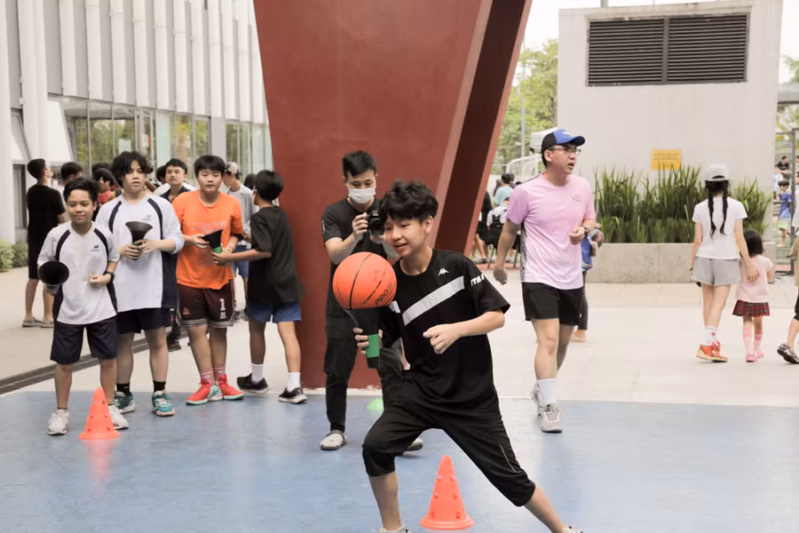 Nhiều hoạt động thể thao tại Dewey Family Day giúp học sinh rèn luyện sức khỏe, gắn kết.