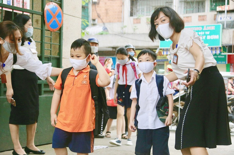 Dù trong dịch bệnh nhưng các giáo viên luôn nỗ lực với sự nghiệp trồng người. Ảnh minh họa