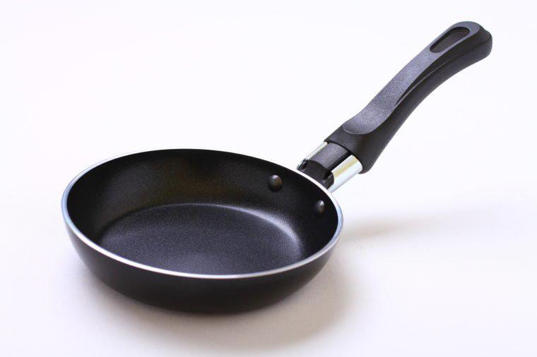 Có ai ngờ 5 vật dụng quen thuộc trong mọi gia đình lại là ổ chứa chất độc hại - 3