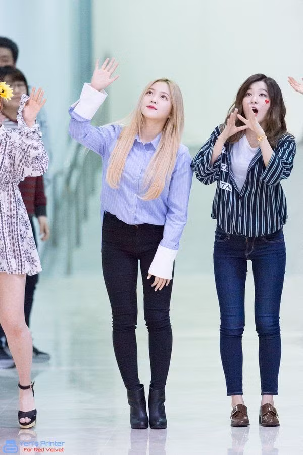 12 nữ thần tượng K-POP có chiều cao khiêm tốn nhất ảnh 7