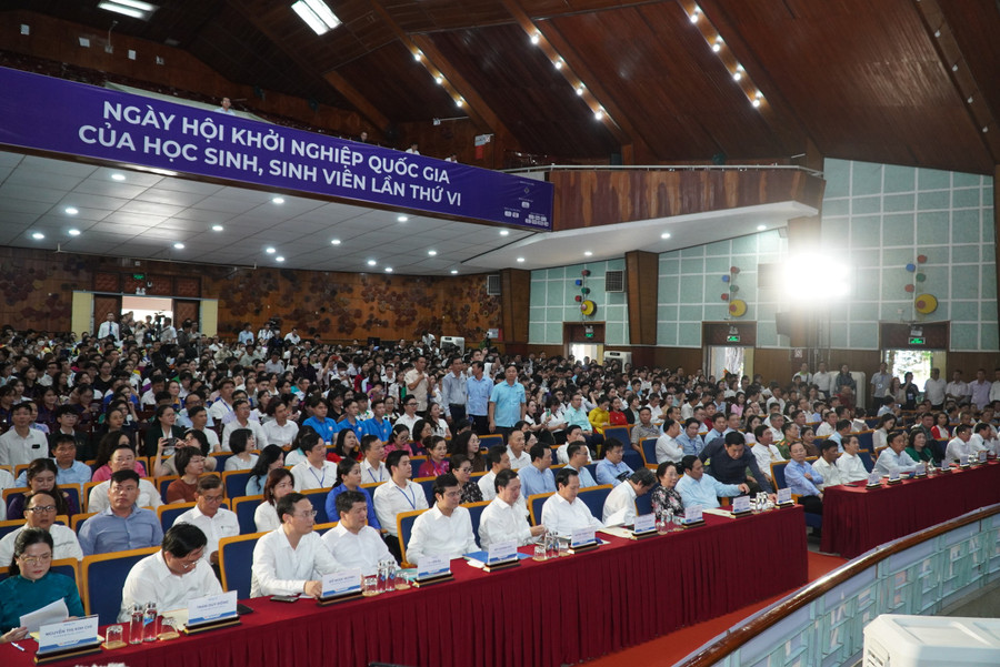 Quang cảnh lễ khai mạc.