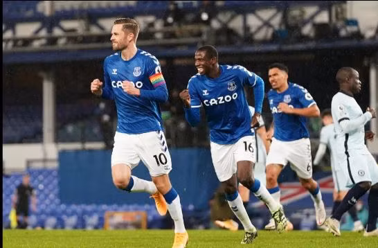 Niềm vui chiến thắng của chủ nhà trước Chelsea.