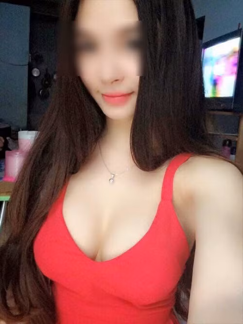 Phụ huynh phát hoảng thấy con ‘khoe thân’ trên facebook - Ảnh 1