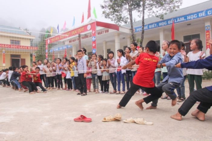 Học sinh Trường phổ thông dân tộc bán trú Tiểu học Huồi Tụ 2 được tham gia nhiều hoạt động vui, bổ ích ngoài học văn hóa. Ảnh: Hồ Lài. Học sinh Trường phổ thông dân tộc bán trú Tiểu học Huồi Tụ 2 được tham gia nhiều hoạt động vui, bổ ích ngoài học văn hóa. Ảnh: Hồ Lài.