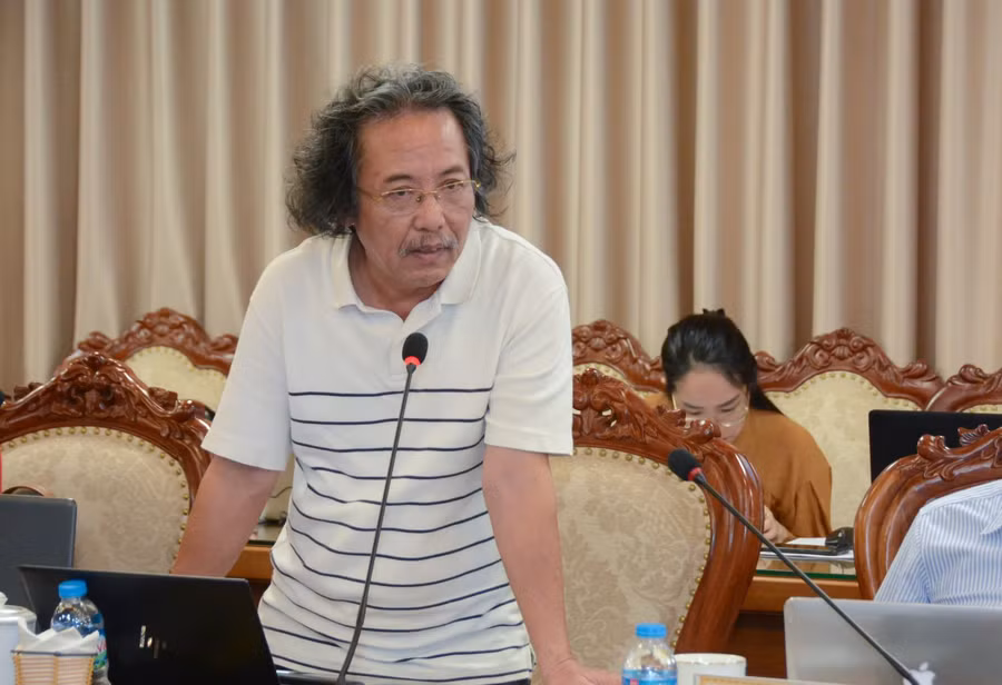 Chuyên gia phát biểu tại tọa đàm.