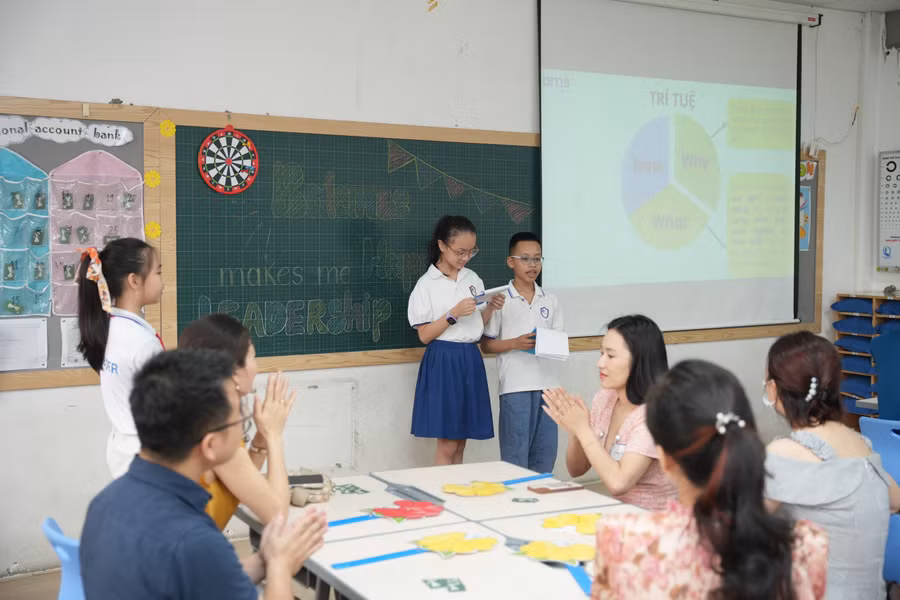 Các hoạt động dành cho khách mời trong "góc tinh thần" được các "lãnh đạo nhí" dẫn dắt.