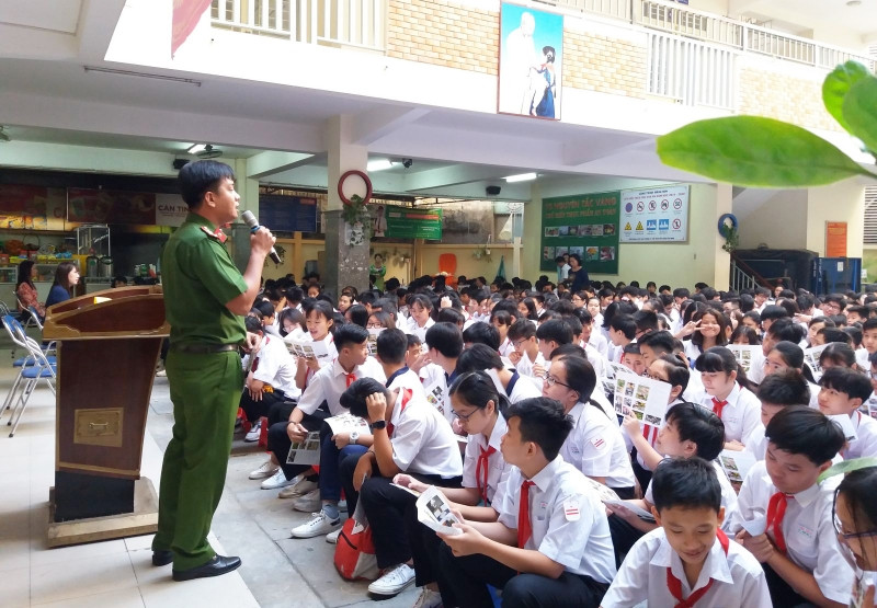 Tuyên truyền, giáo dục về phòng chống bạo lực học đường. Tuyên truyền, giáo dục về phòng chống bạo lực học đường.