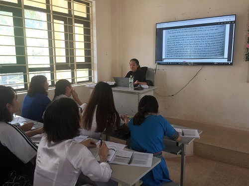 Một tiết học tiếng Anh của SV khoa Ngoại ngữ - Trường ĐH Tây Bắc