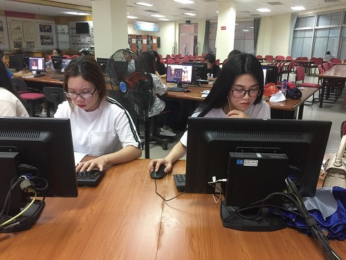 SV ĐH Thái Nguyên tự học tại Trung tâm học liệu SV ĐH Thái Nguyên tự học tại Trung tâm học liệu