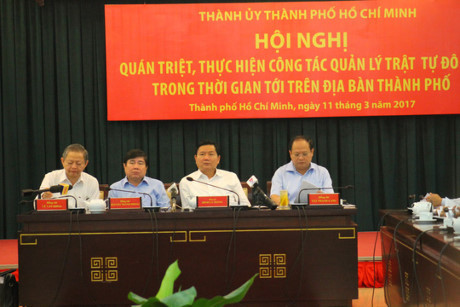 Bí thư Đinh La Thăng: Đừng để ông Hải thành “ngôi sao cô đơn” - Ảnh 1 Bi thu Dinh La Thang: Dung de ong Hai thanh “ngoi sao co don” - Anh 1