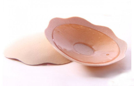 Mẹo mặc áo trễ vai siêu hay không tụt hay lộ dây áo lót - Ảnh 8 Meo mac ao tre vai sieu hay khong tut hay lo day ao lot - Anh 8