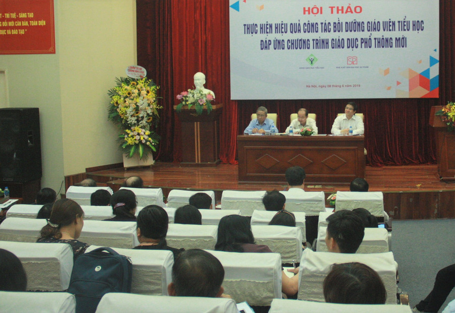 Hội thảo thực hiện hiệu quả công tác bồi dưỡng giáo viên tiểu học đáp ứng chương trình giáo dục phổ thông mới. Hội thảo thực hiện hiệu quả công tác bồi dưỡng giáo viên tiểu học đáp ứng chương trình giáo dục phổ thông mới.