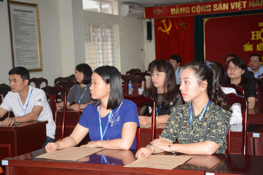 Quán triệt các cán bộ coi thi trước giờ thi Quán triệt các cán bộ coi thi trước giờ thi