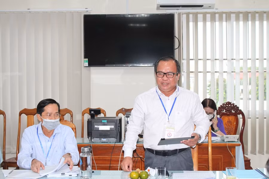 Ông Nguyễn Minh Luân, Giám đốc Sở GD&amp;ĐT Cà Mau phát biểu tại buổi làm việc.