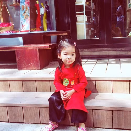 vo chong ha kieu anh lan dau chup anh du mat cac con - 2