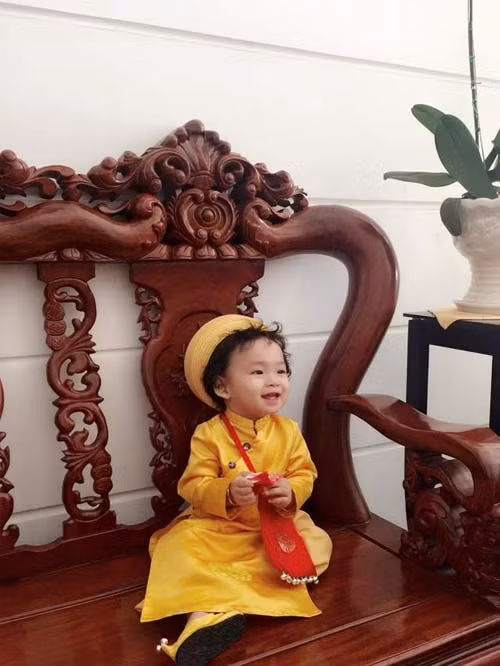 vo chong ha kieu anh lan dau chup anh du mat cac con - 4