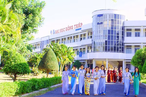 Trường sư phạm nỗ lực bắt kịp đổi mới trong cách dạy học, thi cử